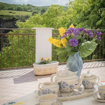 Bed & Breakfast La Cisterna Di *